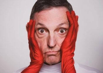 Paulo Miklos extrapola o karaokê em 'Coisas da vida', álbum de 'crooner' com viés existencialista e moldura orquestral